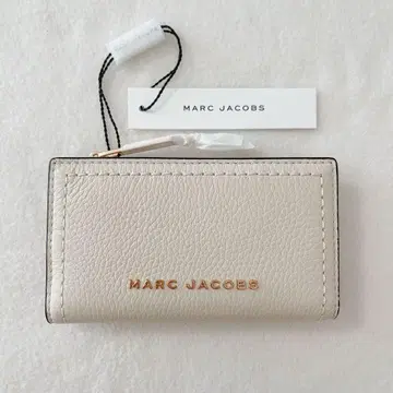 [ 새상품 ] MARC JACOBS 미디엄 플랫 지갑 화이트
