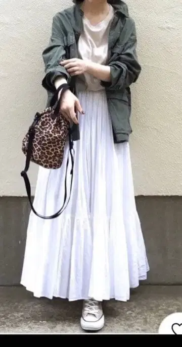 UNITED ARROWS 플레어 스커트 36 화이트