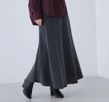 내추럴 뷰티 베이직 피치 터치 내로우 스커트 차콜 PS