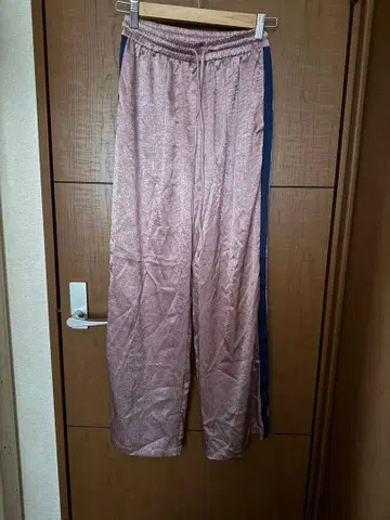 미사용 새상품 하자품 PUBLUX 라인 새틴 팬츠 파브뤽스