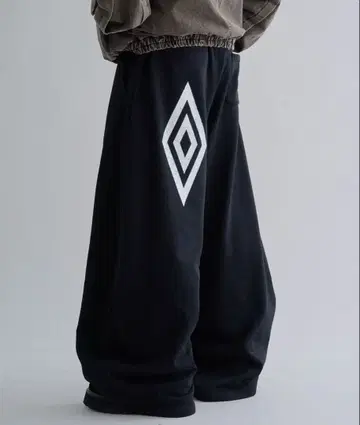EPNK umbro 스웨트 팬츠