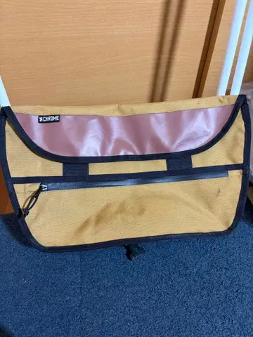 CHROME 메신저 백 베이지