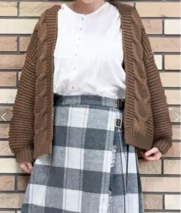 미사용 새상품 사만사 모스모스 케이블 무늬 토퍼 가디건 베이지