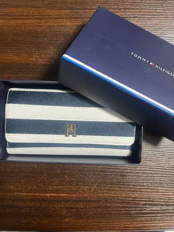 Tommy Hilfiger 스트라이프 장지갑
