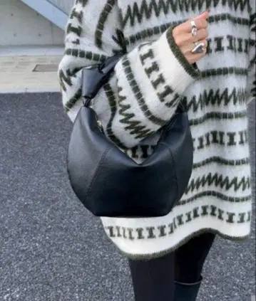 [새상품] 시마무라 anna 크루아상 숄더백 중 블랙