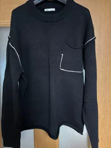 새상품급 ZARA 블랙 니트 스웨터 XL 포켓 부착