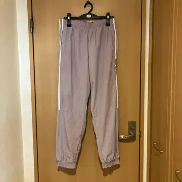 아디다스 연보라 사이드 스트라이프 트랙 팬츠, 저지