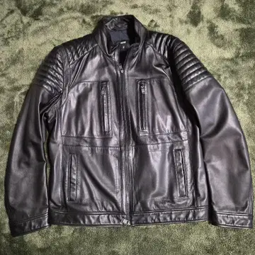 HUGO BOSS 블랙 고급 가죽 자켓 54 XL 사용 횟수 10회 정도