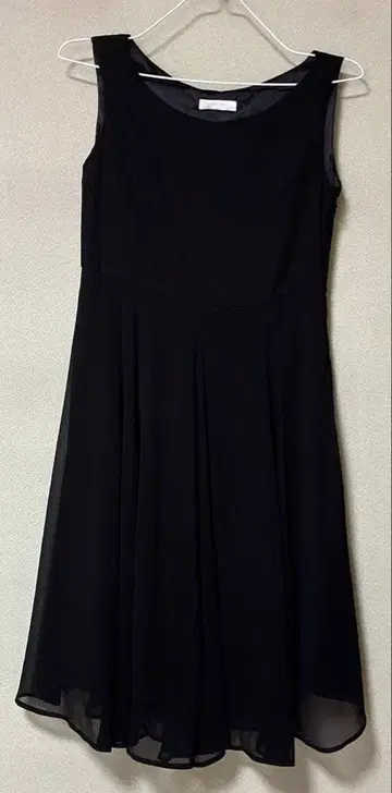 원피스 민소매 블랙 플레어 고급 피로연이나 경사 등에