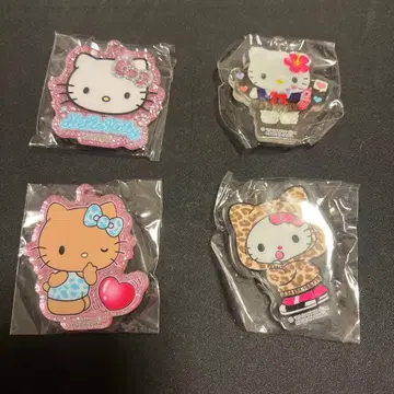 헬로키티 아크릴 키링 4개 세트