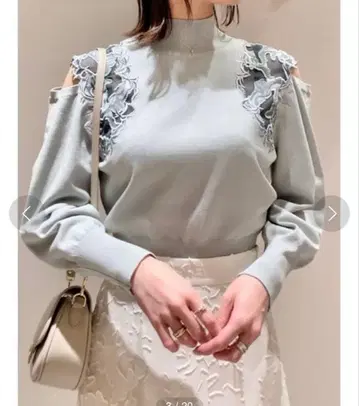 SNIDEL 시어 자카드 자수 풀오버