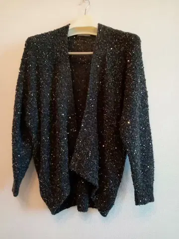 DAMA 스팽글 장식 차콜색 긴팔 가디건