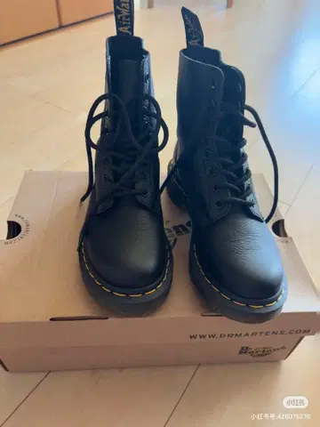 닥터 마틴 블랙 레이스업 부츠