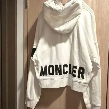 가격 인하 [ 레어 ] MONCLER 화이트 후드티