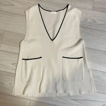 Ballisey 볼지 밀라노 V넥 튜닉 니트