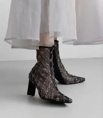 RANDA 수주 예약 상품 스톤 x 비즈 럭셔리 시어 부츠 M