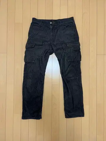 젬블에서 샀습니다. 코듀로이 다크 그레이 카고 팬츠