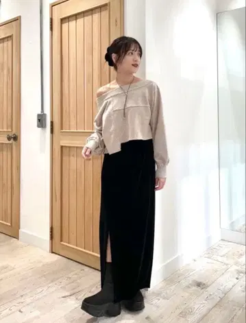 Kastane 패치워크 오프숄더 맨투맨