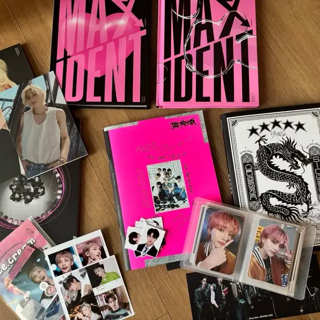 사진속모든것들 판매 스키즈 개봉앨범 현진 포카 + 타멤 포카