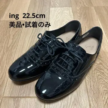[ 새상품급 시착만 한 상품 ] ing 에나멜 신발 블랙 22.5cm