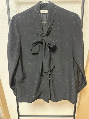 IENA 긴팔 블라우스 도트 무늬 블랙