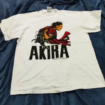 AKIRA XL 사이즈 T셔츠
