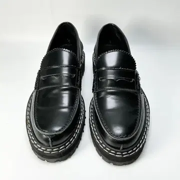 LIVIANACONTI 블랙 가죽 로퍼 24.5cm