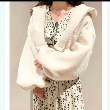 SNIDEL 보아 마운틴 후드티 아이보리