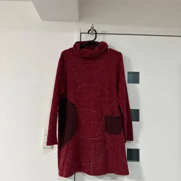 새상품급 RUPUAU 빨간색 터틀넥 원피스 긴팔 원피스 니트 원피스