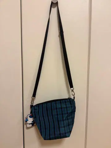 파밀리아 숄더백 참 포함