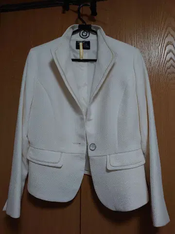 화이트 스커트 수트 싱글 버튼 자켓 세트