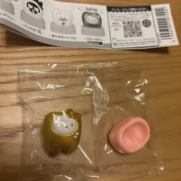 헬로키티 캡슐 토이 치아 골드
