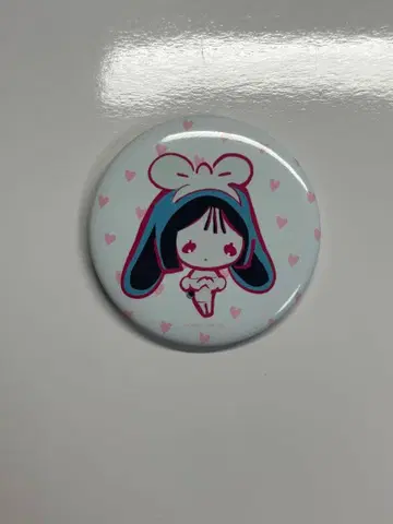 캐릭터 캔뱃지 하트 무늬