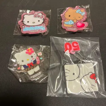 헬로키티 마이멜로디 아크릴 키링 4개 세트