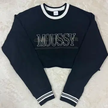 MOUSSY 숏 기장 트레이닝복 블랙