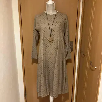 하자품 요건 레일 울 미니 꽃무늬 원피스 절개 플레어