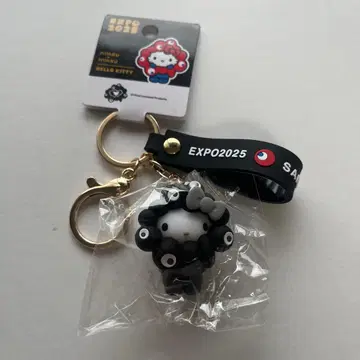 산리오 미야쿠미야쿠 변신 흑백 키링