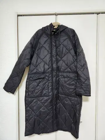 ZARA 후드 부착 롱 퀼팅 자켓