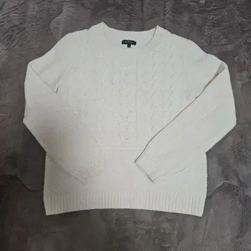 INDIVI 화이트 케이블 니트 스웨터 38
