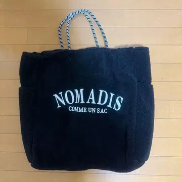 NOMADIS 블랙 보아 토트백