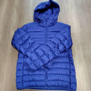 유니클로 울트라 라이트 다운 자켓 후드 부착 블루 남성용 L 사이즈