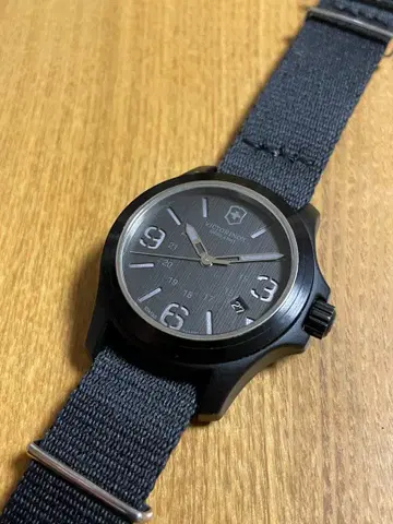 빅토리녹스 victorinox 오리지널 241517 배터리 교환 완료