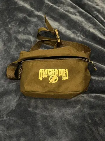 BLACKDOG 바디백 올리브색 로트 와일러