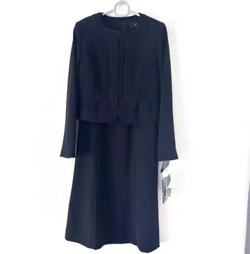 블랙 자켓 포함 원피스 수트