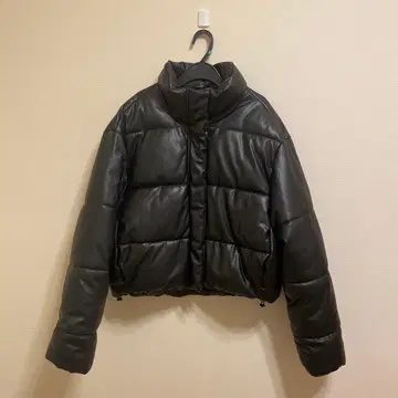 [ 기간 한정 가격 ] ZARA 인조 가죽 다운 자켓 L