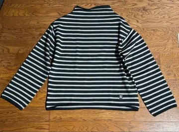 오르치발 스트라이프 디자인 긴팔 니트