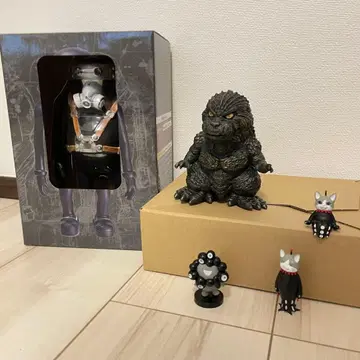 JUNK HEAD, 고질라, 블랙 미야쿠미야쿠, 스타브 피규어 묶음 판매