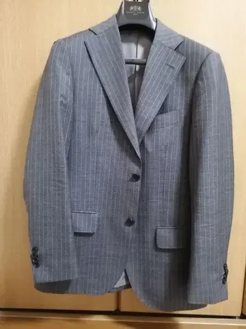 REDA 그레이 스트라이프 비즈니스 정장 A5 2버튼