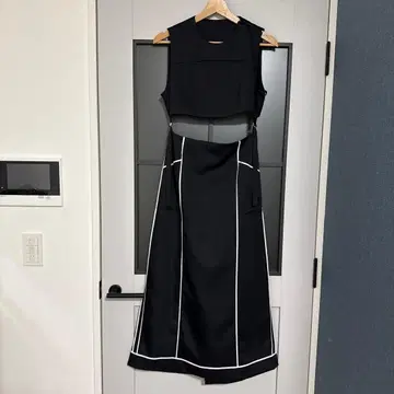 UNITED TOKYO 컷 라인 원피스