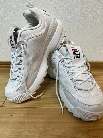 FILA 화이트 스니커즈
